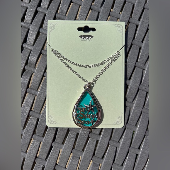 ICON COLLECTION Silver and Blue Starfish Pendant Necklace - Picture 3 of 3